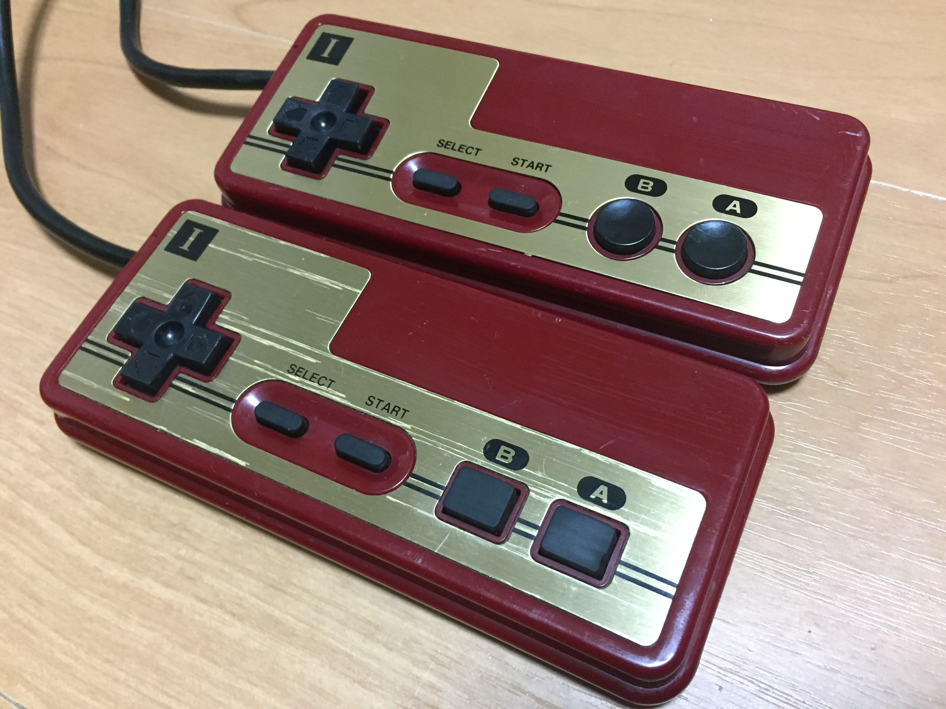 任天堂 ファミリーコンピュータ ファミコン 四角ボタン 初期型-