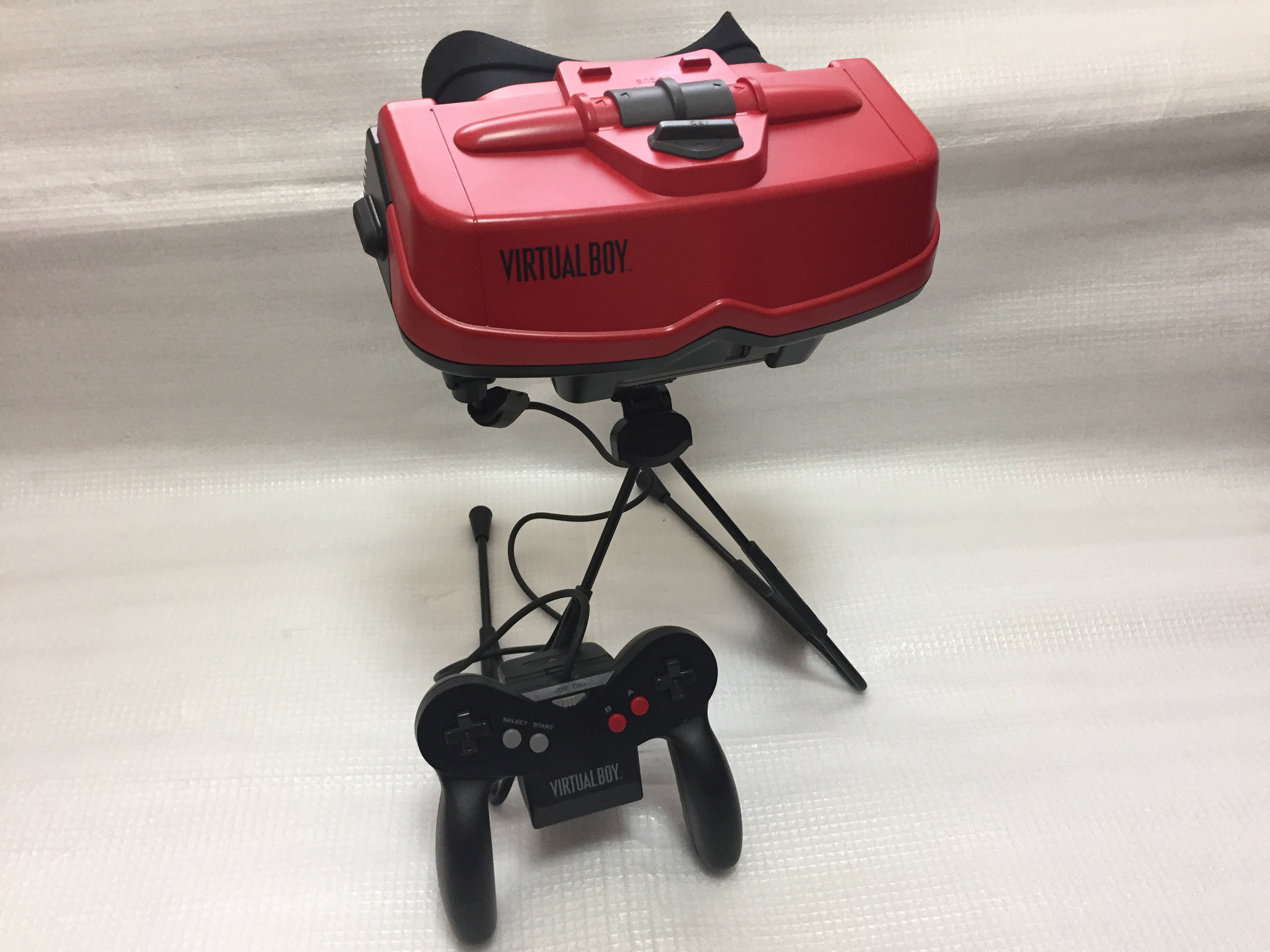 ニンテンドー　バーチャルボーイ 本体　Nintendo VIRTUAL BOY