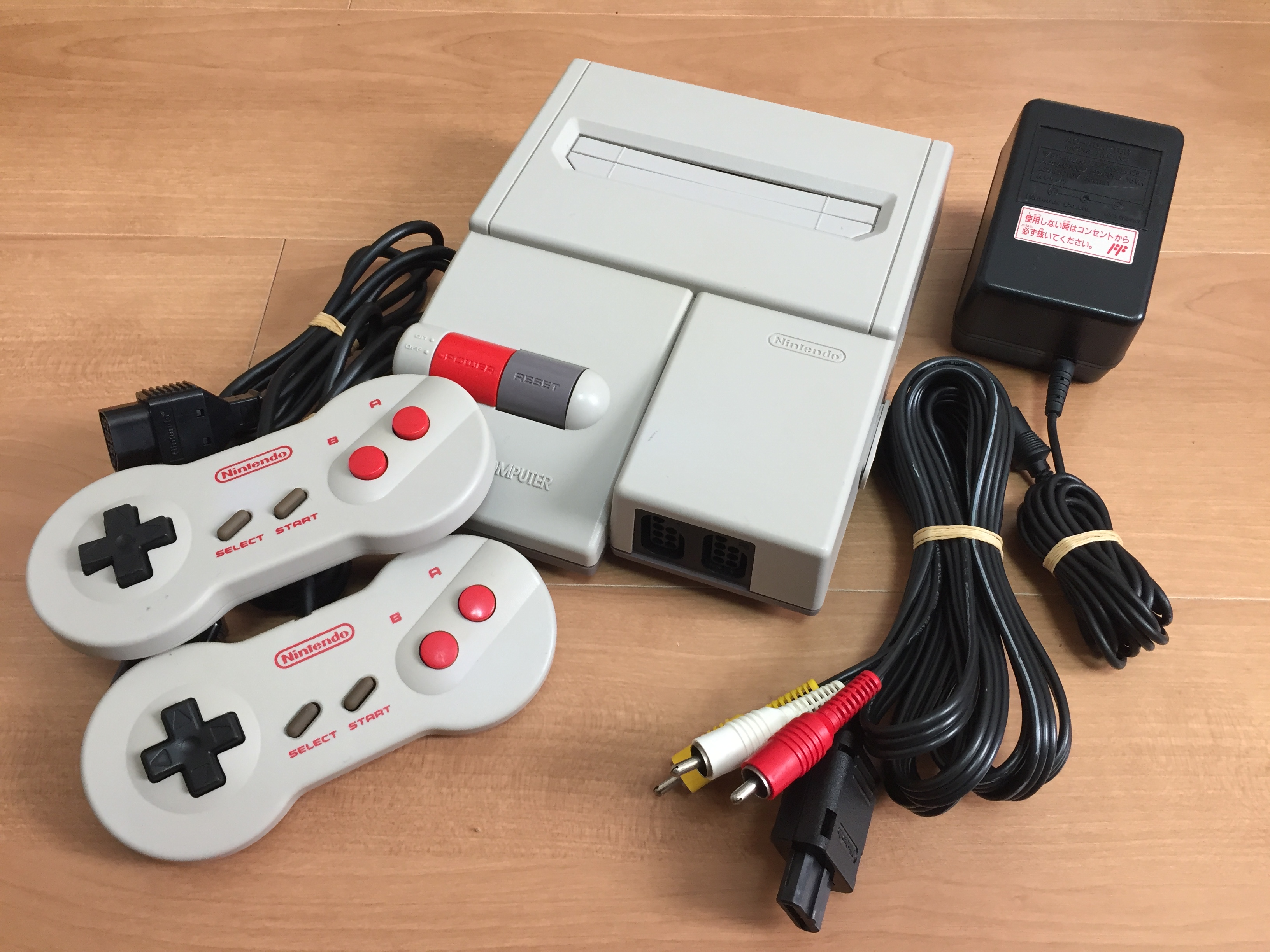 Nintendo newファミコン本体-