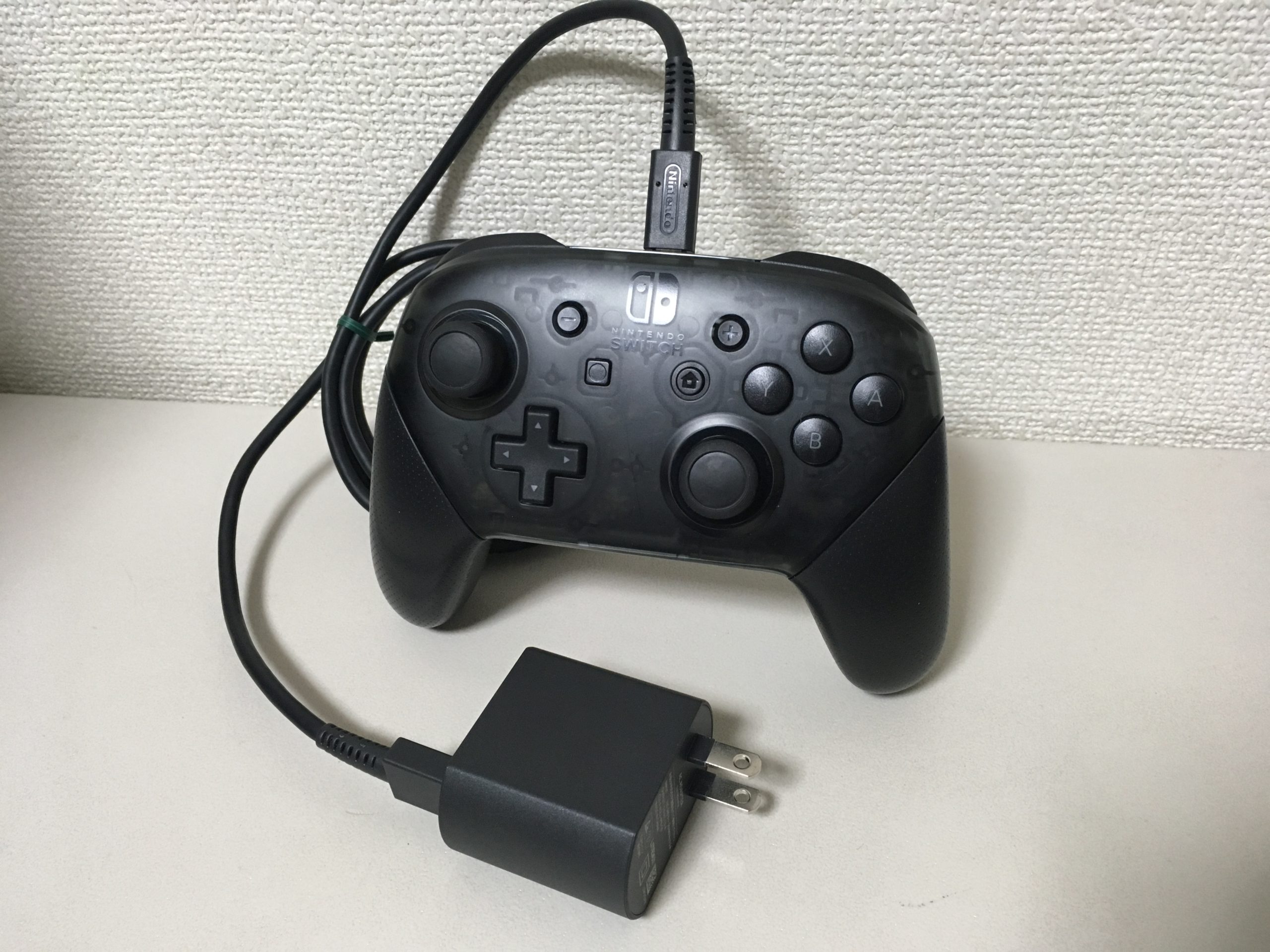 switch(スイッチ)プロコンを充電しながら遊ぶ方法の紹介  れとろとろ 