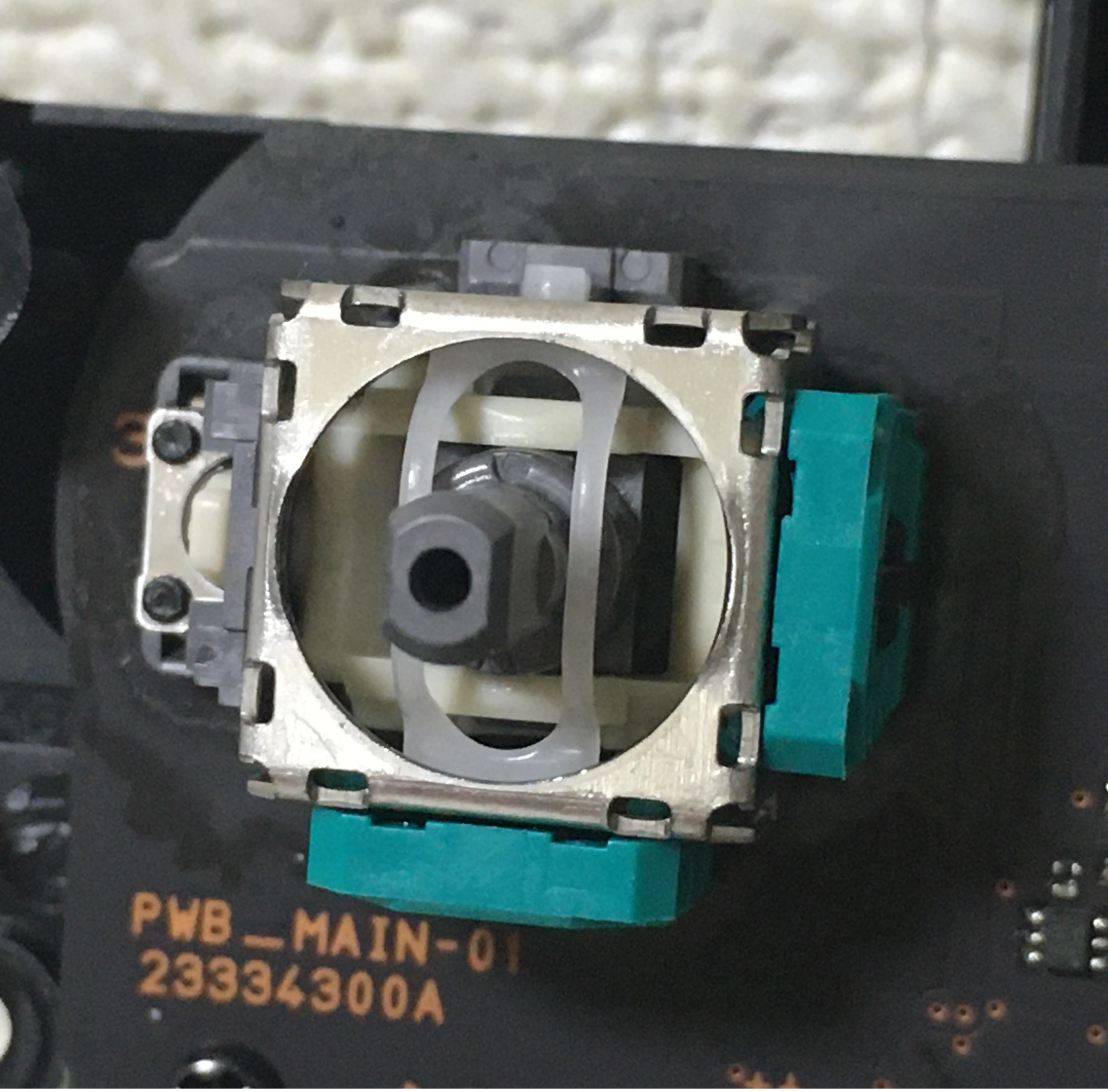 修理 スイッチ プロコン ニンテンドースイッチのプロコン スティックの修理