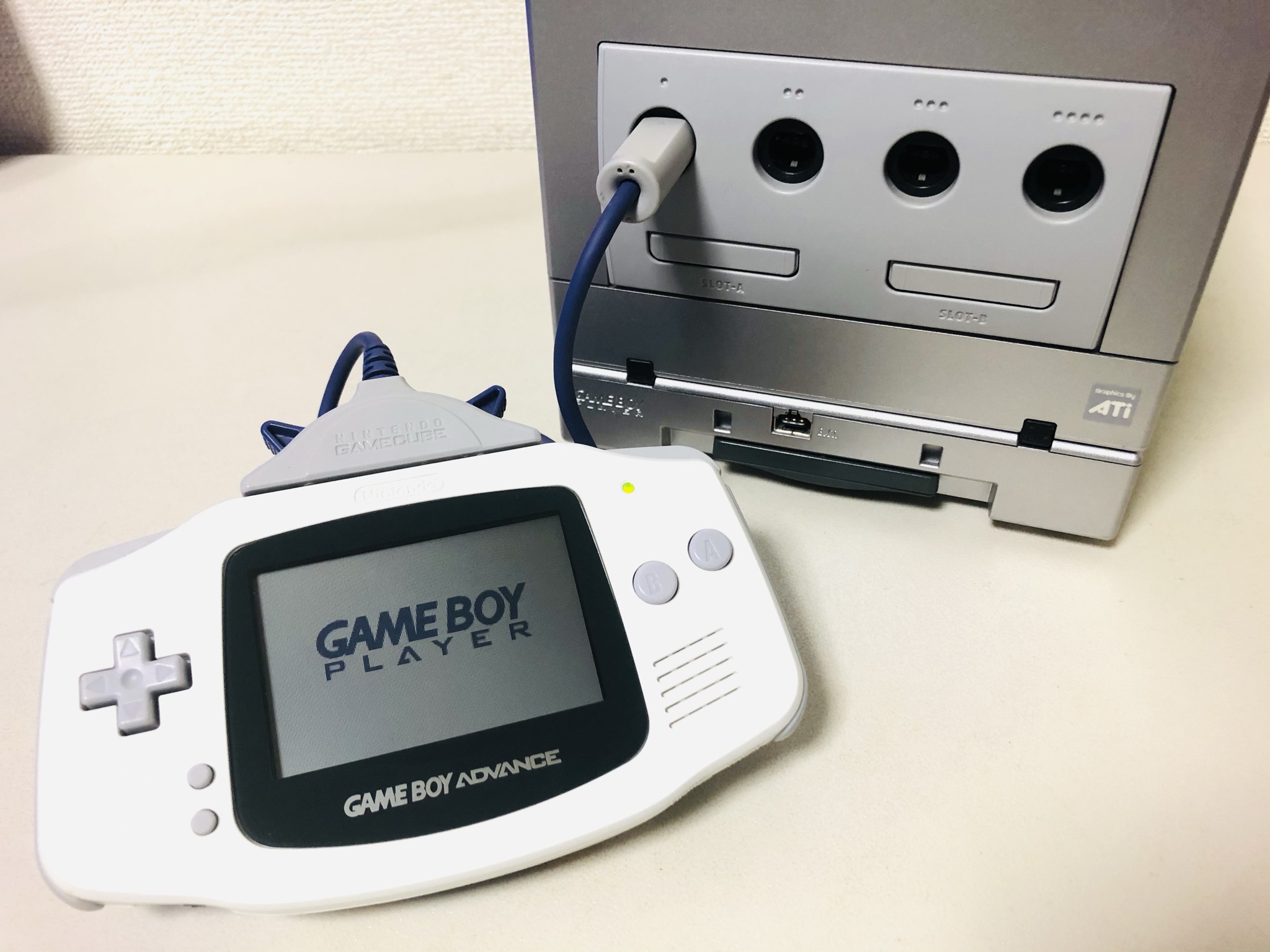 完売】 ゲームボーイアドバンス 2台 カセット付き Nintendo Switch 